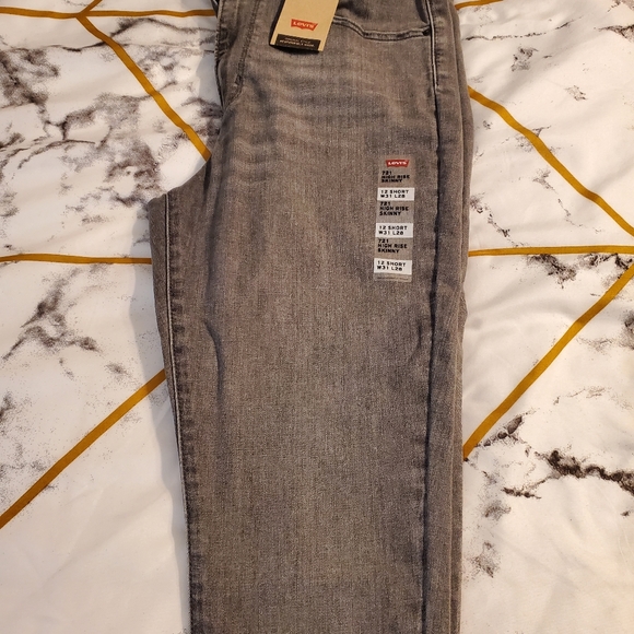 Levi's Jeans - Picture 3 of 3